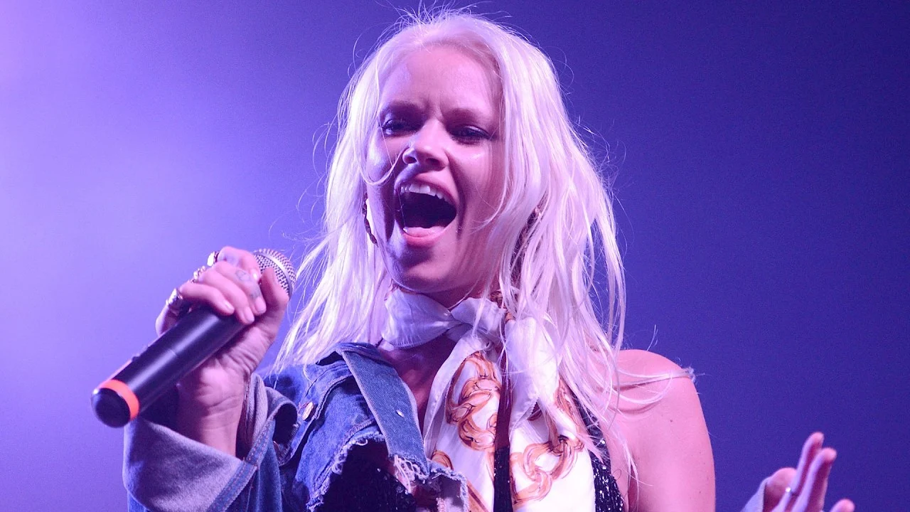 Lauren Bennett Cause of Death - G.R.L. Singer’s Death Investigated as Suspected Suicide
